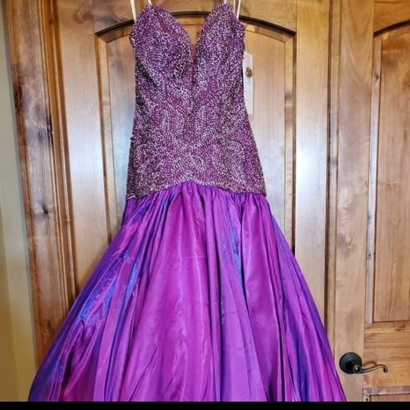 Pageant gown - Picture 6 of 9